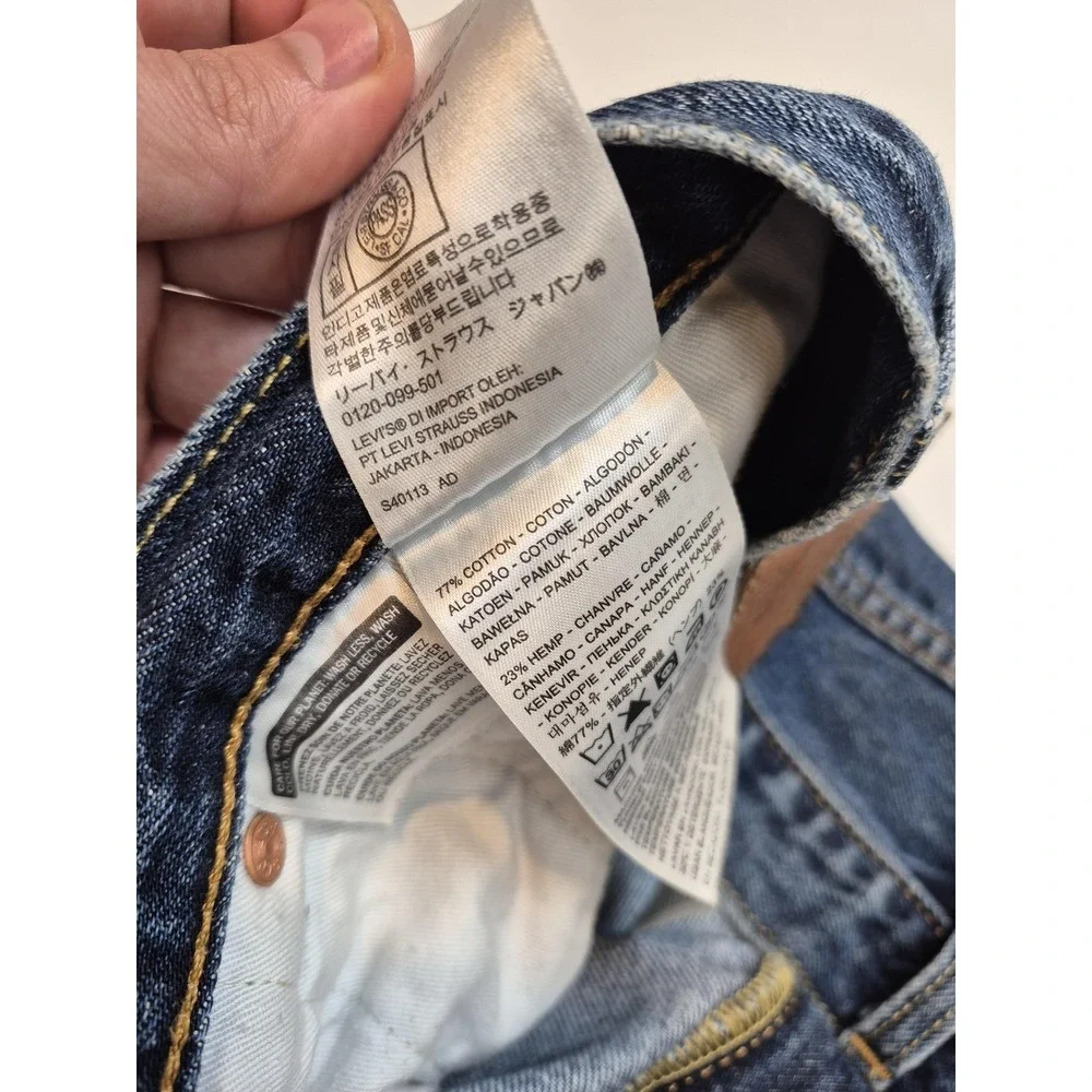 Levis 551 Z Premium Jeans Mens 34x32 Blue Straight Leg Relaxed Denim Medium Wash